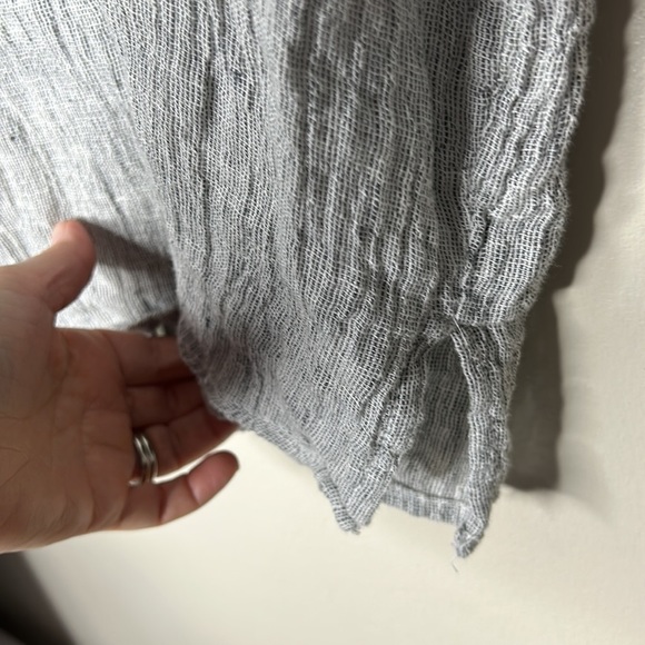 TAHARI 100% Linen Gray Gauzy Button Down Top Size Medium - Picture 10 of 16